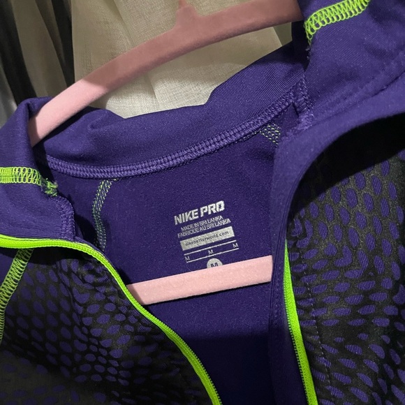 New, Nike Purple and Green Long Sleeve Athletic Top Jacket - Picture 4 of 11